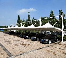 泰鑫鋼構：膜結構停車棚是如何施工？
